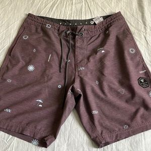 Vissla LIKE NEW size 32 boardshorts with side pockets